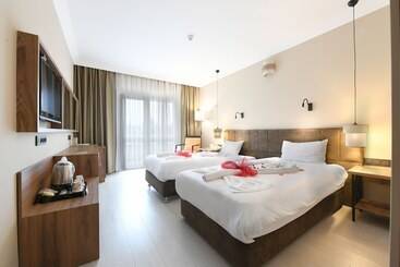 هتل Agiros Thermal Resort Spa
