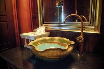 هتل Amara Villa Khao Ka Lok