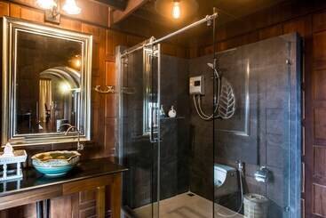 هتل Amara Villa Khao Ka Lok