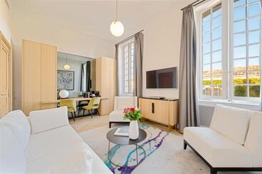 فندق Chateau De La Gaude