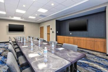 هتل Fairfield Inn & Suites By Marriott Cincinnati Airport South/florence