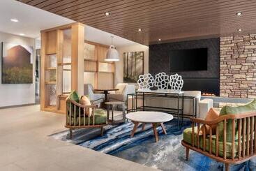 هتل Fairfield Inn & Suites By Marriott Milwaukee West