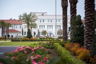 Grand Centennial Hotel At Centennial Plaza Gulfport