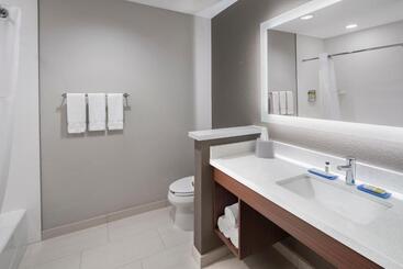 هتل Holiday Inn Express & Suites   Odessa I 20, An Ihg