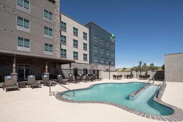 هتل Holiday Inn Express & Suites   Odessa I 20, An Ihg