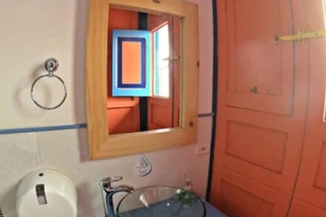 هتل Hostal De Jahn