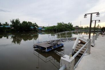 هتل Khumphyazaw Resort