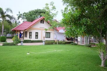 هتل Khumphyazaw Resort