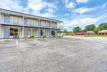 فندق Oyo Inn Kernersville