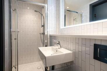 هتل Point A Kensington Olympia