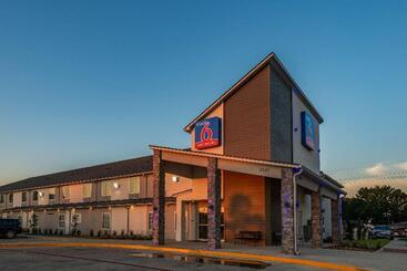 هتل Studio 6 Lake Charles