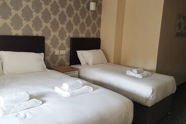 هتل The Fazeley Inn