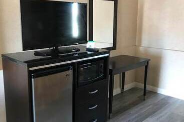 مُتل Manhattan Inn & Suites