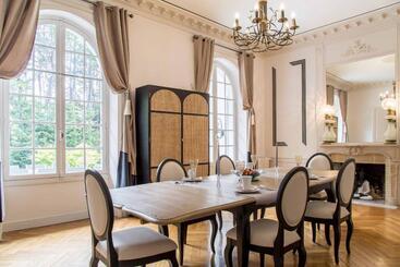 پانسیون Maison Cuevas