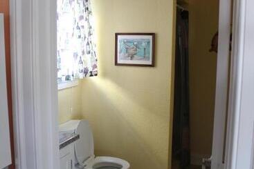 Pierhouse Bed & Breakfast