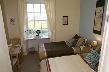 Balmashanner Bed And Breakfast