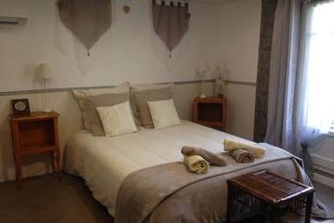 تختخواب و صبحانه Chambre D Hotes Hola