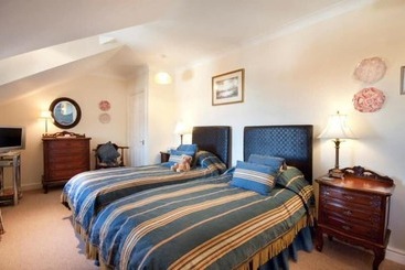 تختخواب و صبحانه Ellingham House