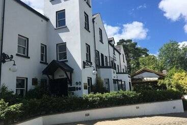 مبيت وإفطار Knockninny Country House & Marina