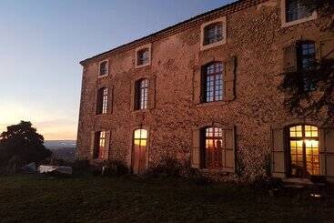 تختخواب و صبحانه La Bastide De L Adrech