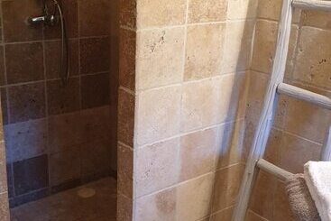 تختخواب و صبحانه La Bastide De L Adrech