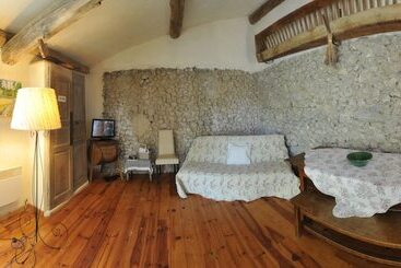 تختخواب و صبحانه La Bastide De L Adrech