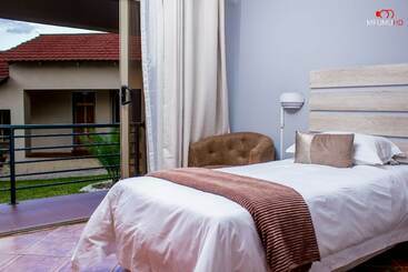 تختخواب و صبحانه Rosevilla Lodge