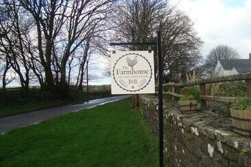 تختخواب و صبحانه The Farmhouse Lochmeyler