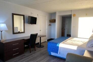 Fenwick Islander Motel