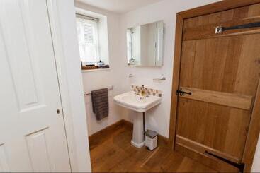 Hanger Down House Bed And Breakfast
