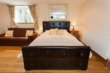Hanger Down House Bed And Breakfast