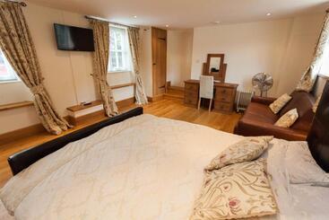 Hanger Down House Bed And Breakfast