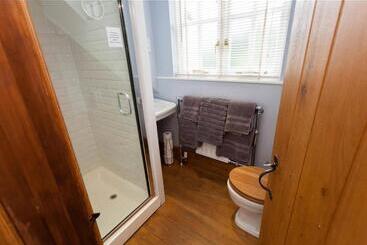 Hanger Down House Bed And Breakfast