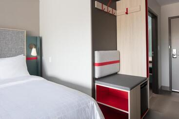 Avid Hotels   Madison   Monona, An Ihg