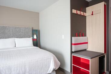 Avid Hotels   Madison   Monona, An Ihg
