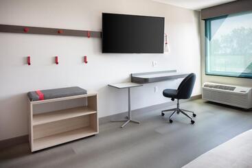 Avid Hotels   Madison   Monona, An Ihg