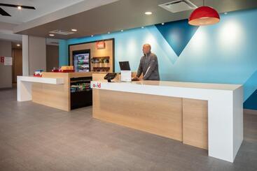 Avid Hotels   Madison   Monona, An Ihg
