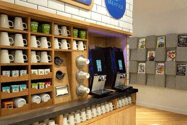 هتل Holiday Inn Express   Barrow In Furness & South Lakes, An Ihg