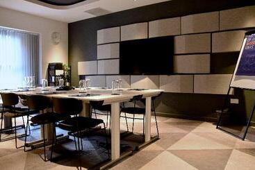 هتل Holiday Inn Express   Barrow In Furness & South Lakes, An Ihg