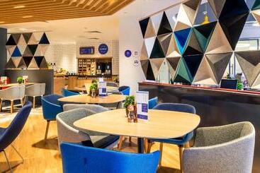 هتل Holiday Inn Express   Barrow In Furness & South Lakes, An Ihg