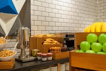 هتل Holiday Inn Express   Barrow In Furness & South Lakes, An Ihg