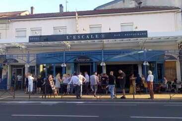 هتل Hôtel Bar Brasserie L Escale