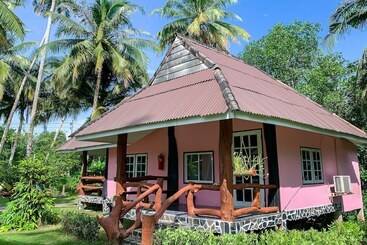 هتل Koh Kood Far East Resort