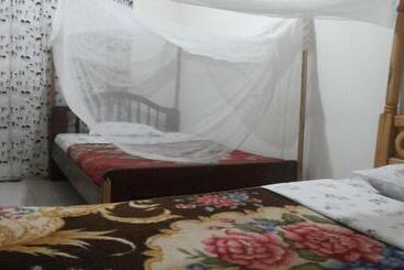 هتل Rest Gardens