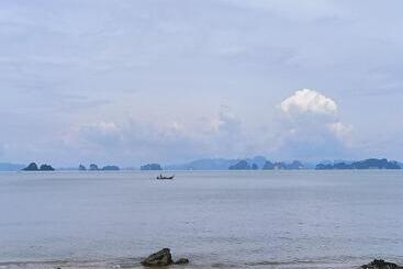 هتل Sunrise Beach Koh Yao Resort