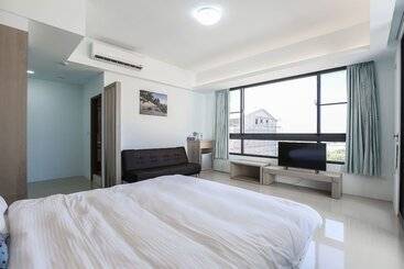 Jhong Sia Yuan B&b