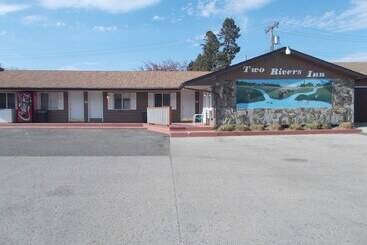 汽车旅馆  Two Rivers Inn West