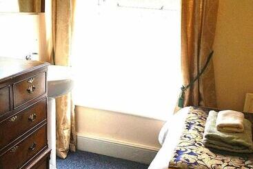 پانسیون Melrose Guest House