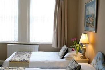 پانسیون Melrose Guest House