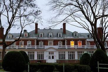 Resort Eastover Estate & Eco Village